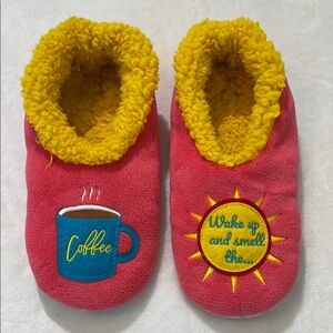 SNOOZIES  SIZE L Cozy Pink and Yellow Coffee Slippers